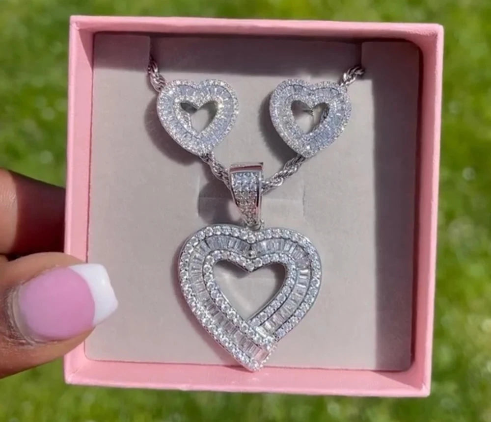 glaceelaine Heart Shaped Pendant Necklace